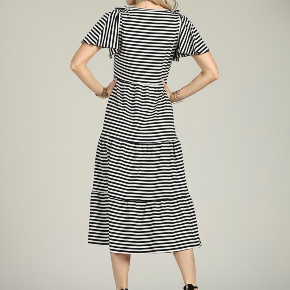Rare Find! Suzanne Betro Black White Striped Flowy Midi Dress Ruffle Sleeve S - Picture 3 of 16